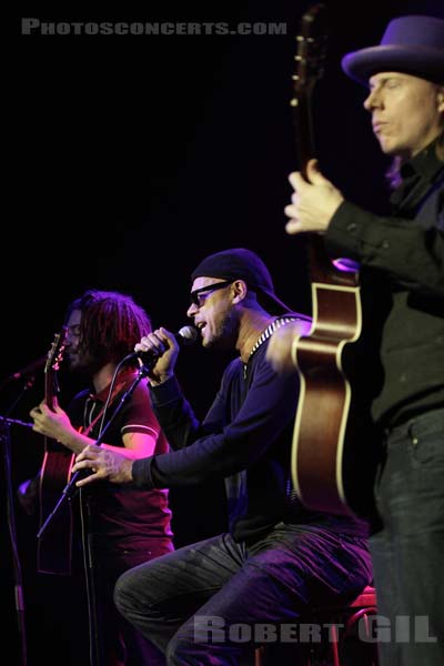 THE CHRISTIANS - 2009-01-10 - PARIS - L'Alhambra - 